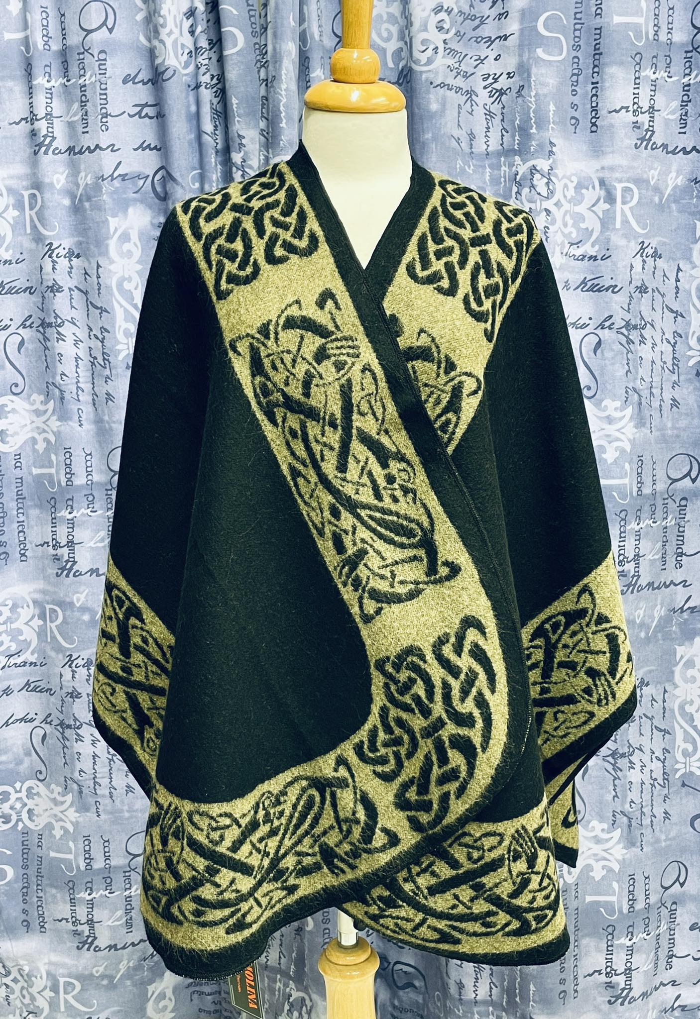 Reversible Celtic Shawl in Black and Beige